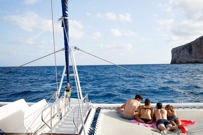A day at Sea aboard Mundo Marino Catamaran in Valencia - Communication and safety: ask early, not later