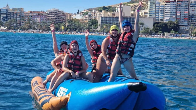 Alicante: Banana ride, Crazy Sofa y Flyfish - Marmarela Water Sports Center, the real start point in Alicante