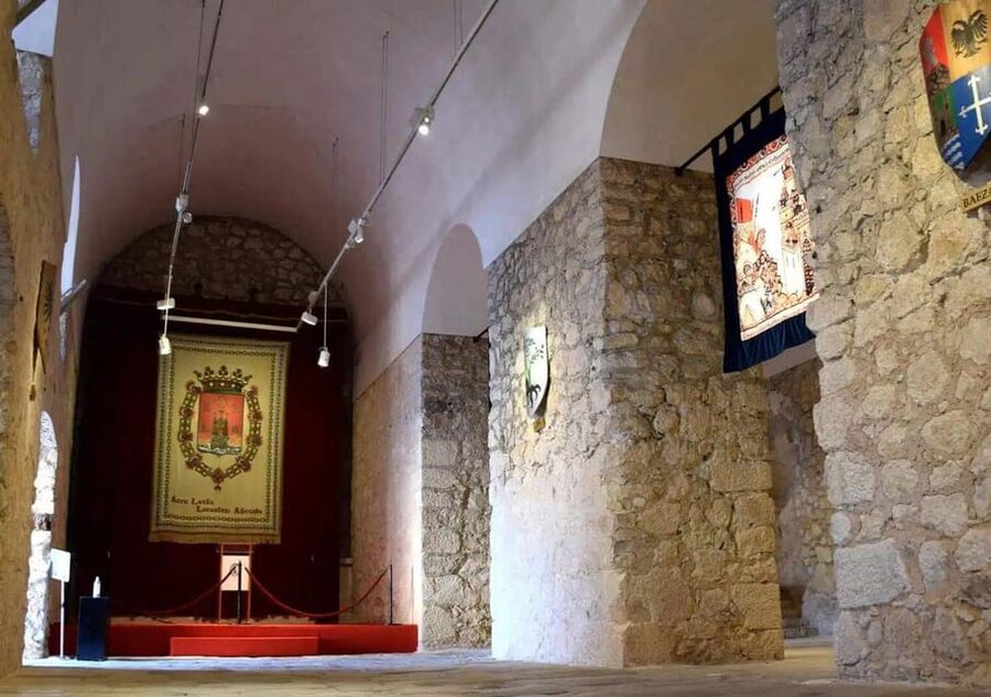 Alicante: Bullring and Castle Guided Tour with Taxi Transfer - What makes this tour valuable for your money