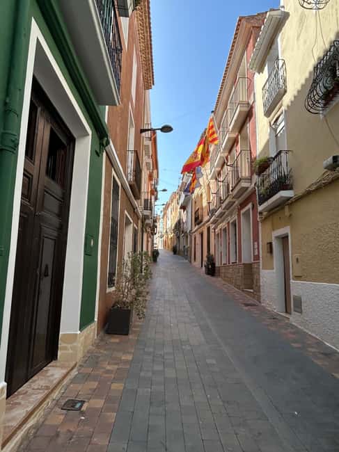 Alicante & Campello: Cueva Canelobre time travel + musical museum - Getting from Alicante to Busot, with real mountain views