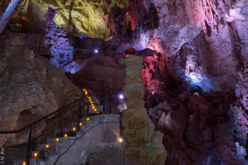 Alicante: Canelobre Caves & Busot Tour with Local Guide - The small-group setup that actually changes the cave experience
