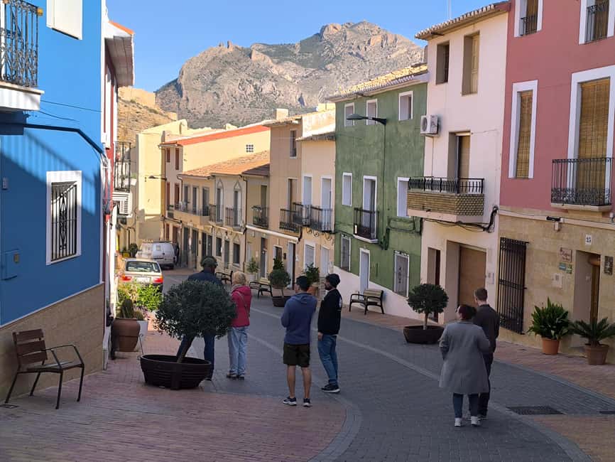 Alicante: Canelobre Caves & Busot Tour with Local Guide - The ride to Busot: short hop, big change in scenery