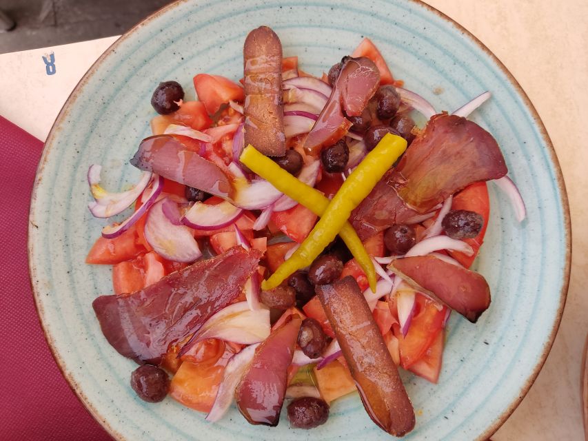 Alicante: Central Market Guided Food Tour with Tapas Bars - The guide factor: how good storytelling changes what you taste