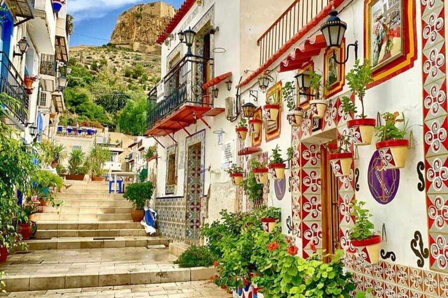 Alicante: Guided City Highlights Walking Tour - Key highlights worth your time