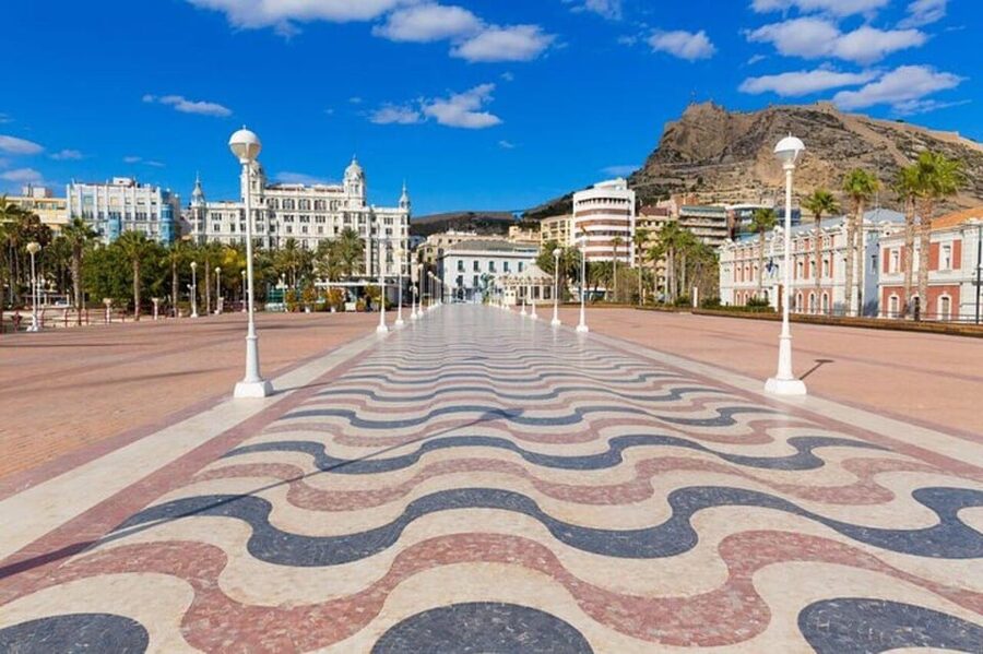 Alicante: Guided City Highlights Walking Tour - Concatedral de Sant Nicolas of Bari: why this landmark matters