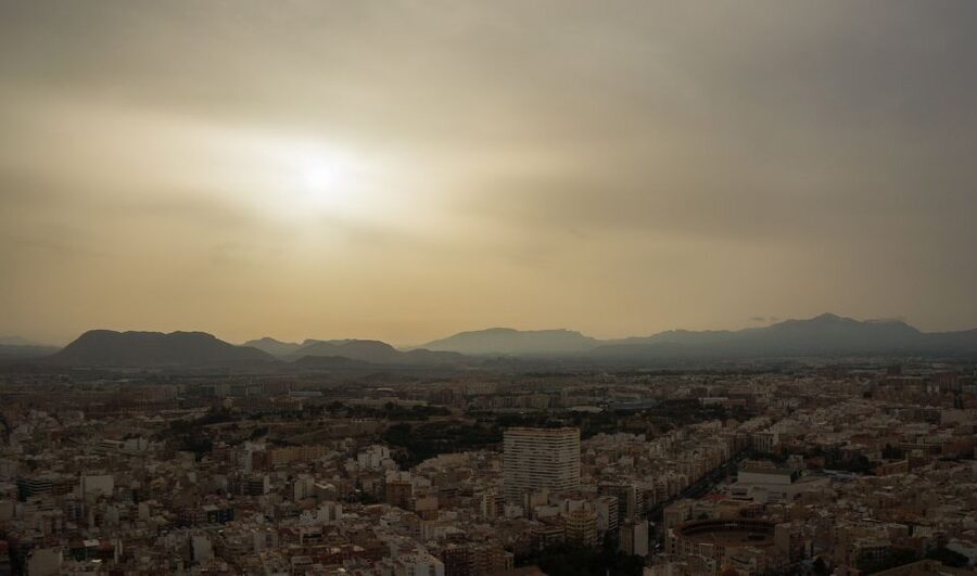Alicante Like a Local: Customized Private Tour - Meeting your guide in your hotel or Airbnb, then getting your bearings fast