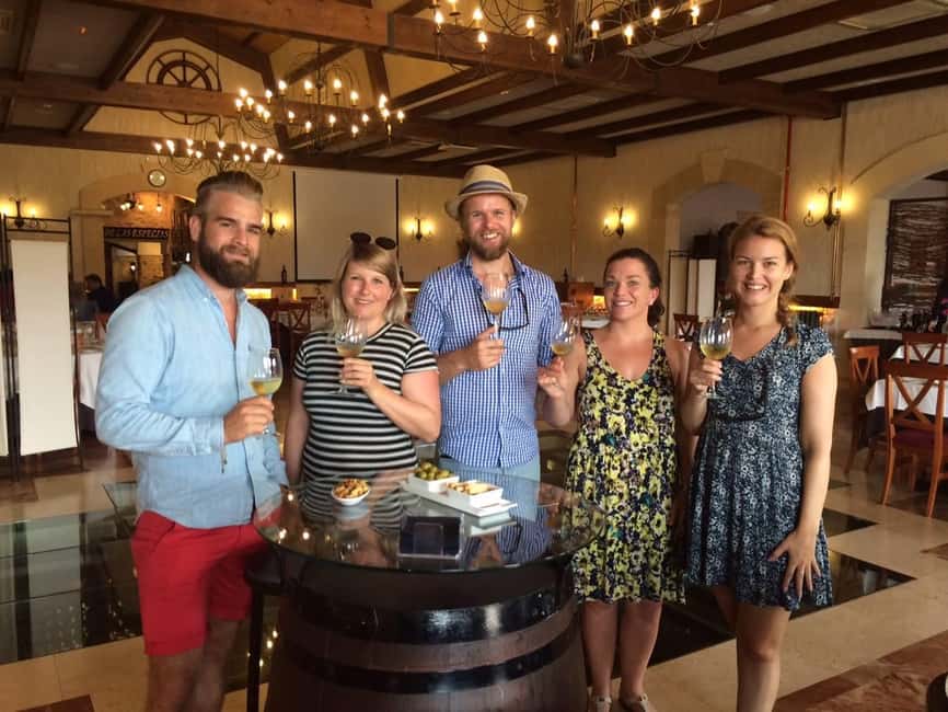 Alicante: Old Winery Tour & Wine Tasting including transfer - Arriving at a winery founded in 1707 tied to the Marquis of La Romana