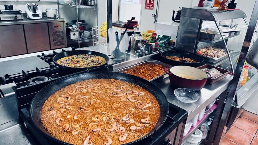 Alicante: Paella and Sangría Workshop with Market Visit - Who this workshop fits best (and who might skip it)