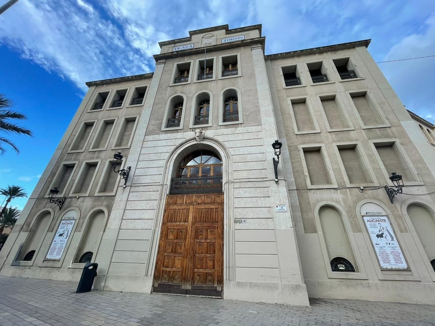 Alicante: Private Guided Visit to Alicante Bullring & Museum - Alicante Bullring: more than a photo stop