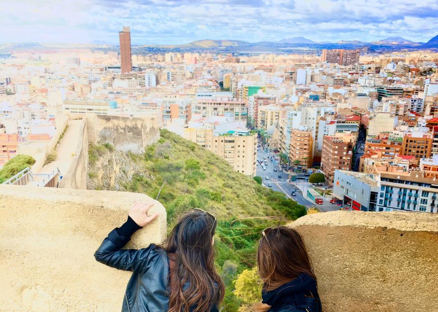 Alicante: Seven Secrets of Alicante Discovery Tour - Guides and Group Vibe: Why Names Like Isaac and Fran Matter
