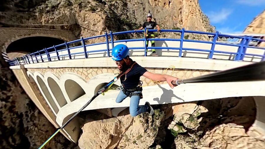 Altea: Bungee jumping in "El Mascarat" canyon - Video and the moment you want to relive