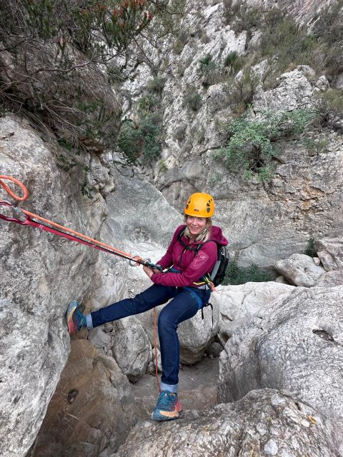 Altea: the Mascarat ravine - Languages and Group Size: Easier Than You Think