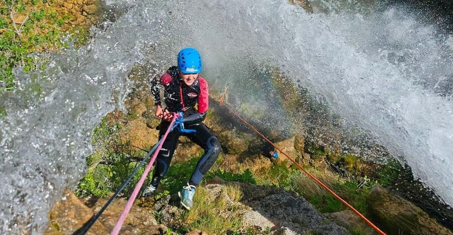 Anna: Gorgo de la Escalera Water Canyoning - Meeting at Gasolinera Anna, then a scenic start before you even reach the water