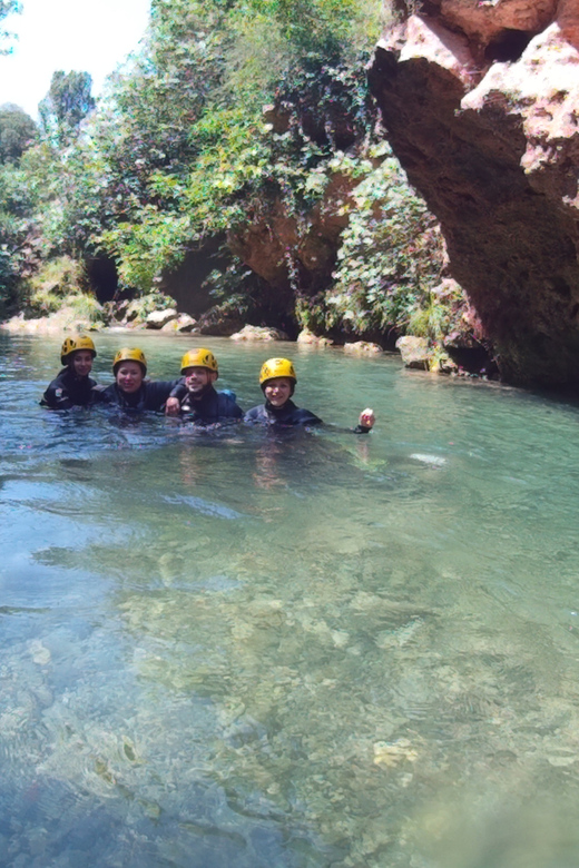 Anna: Guided Canyoning Tour - Aquatic canyoning in Anna, Valencia, in 3.5 hours
