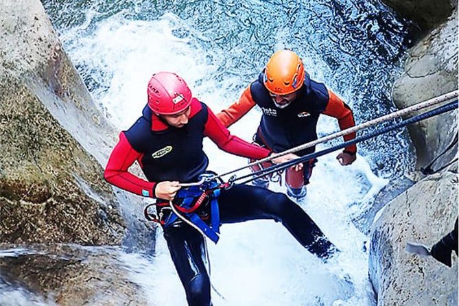 Aquatic canyoning near Benidorm. Estret de les Penyes Bollulla - The Salt of the Bolulla river: the 20m waterfall finish