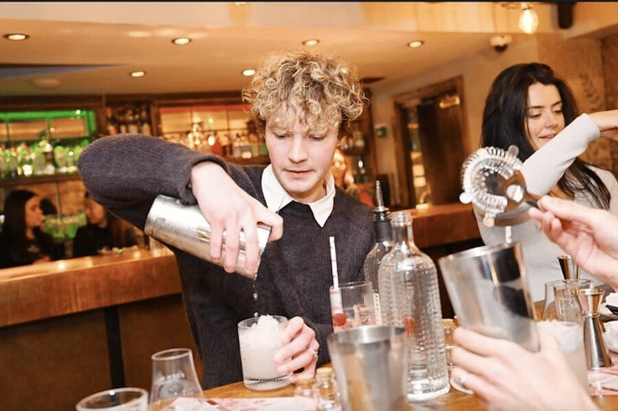 Benidorm: 1-Hour Private Tipsy Cocktail Masterclass - Alcohol, drinks, and food: what is included and what is not