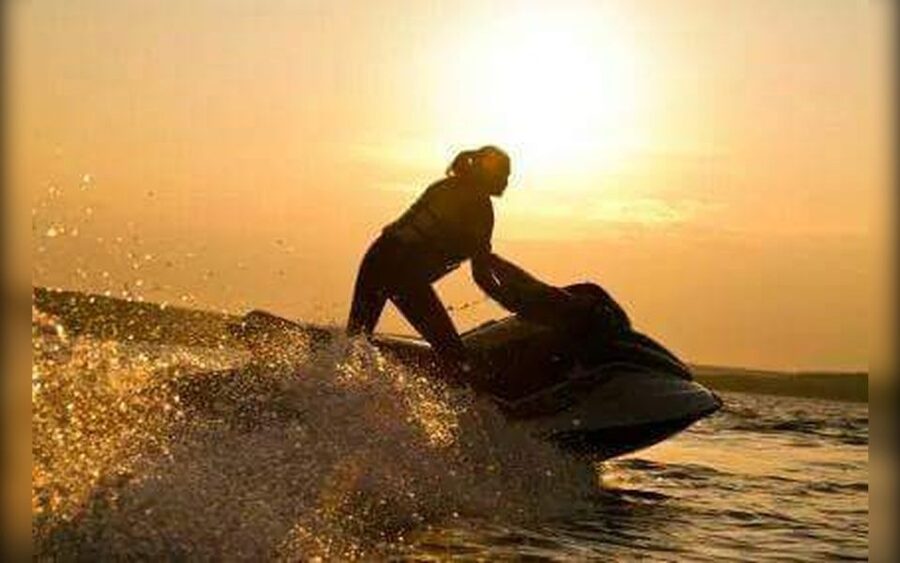 Benidorm: Jet Ski Tour with Instructor - Jet Ski Over Benidorm Bay, Not Over Busy Streets
