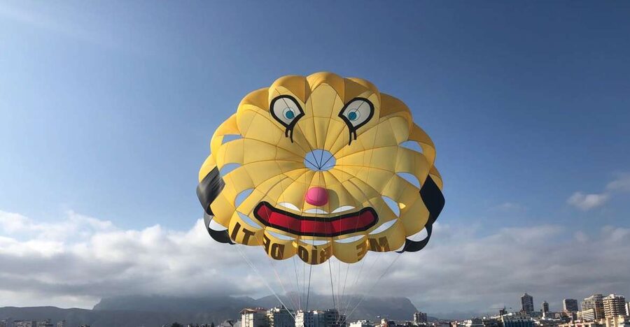 Benidorm: Parasailing Boat Trip with Costa Blanca Views - Meeting at Playa de Poniente and finding Carlos Watersports Benidorm