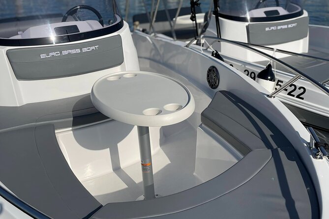Boat Rental Without License in La Marina de Valencia - Captain-Style Sailing in Valencia, Without the License Stress