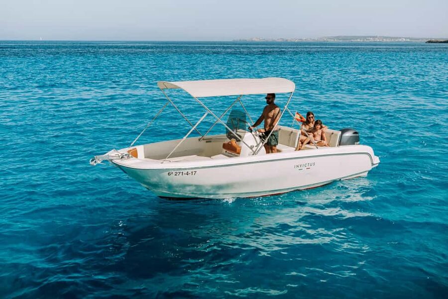 Boat rental without qualifications - The Start: Arrive Early and Get Your Sailing Rules Straight