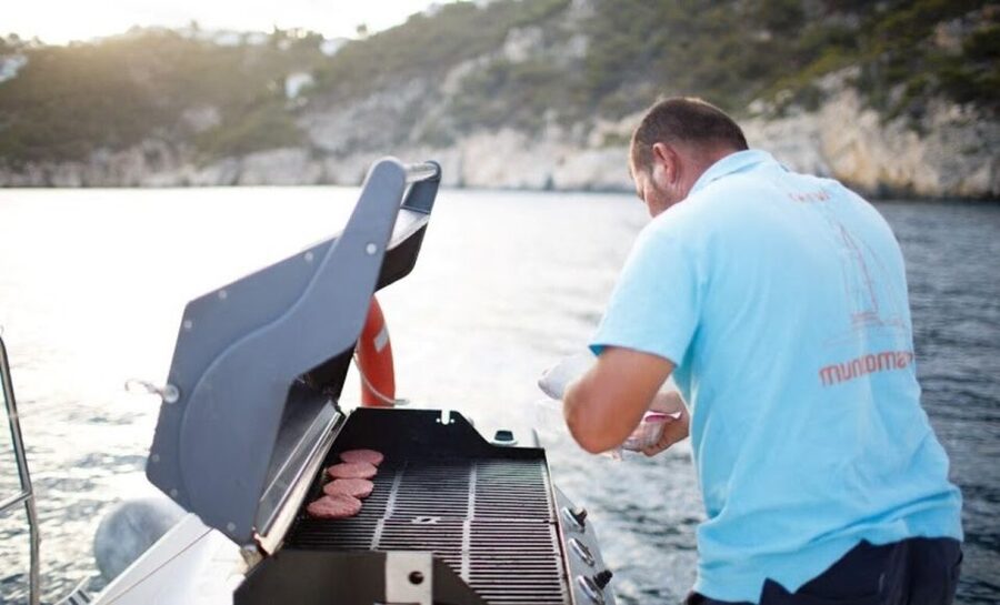 Calpe: Sailing Catamaran with Lunch - Calpe coastline views, coves, and the sea that looks clean