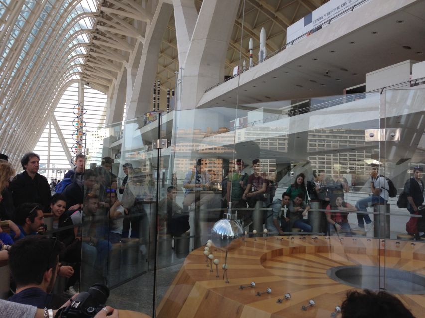 City of Arts and Sciences & Oceanografic 2-Hour Guided Tour - The guided tour across the City’s main landmarks