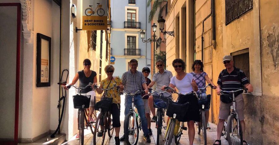 City of Arts & Sciences Tour on Bicycle, E-Bike or E-Step - Serranos Gates to Turia Park: the history warm-up