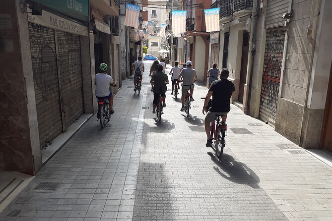 Daily Bike Rental Valencia - Small Cautions: Deposit, Helmet Choices, and Matching the Right Shop