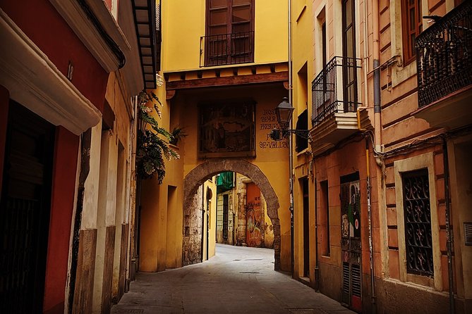 Essential Valencia: Local Culture and Gastronomy - Ajuntament de València: civic elegance, not just a photo stop