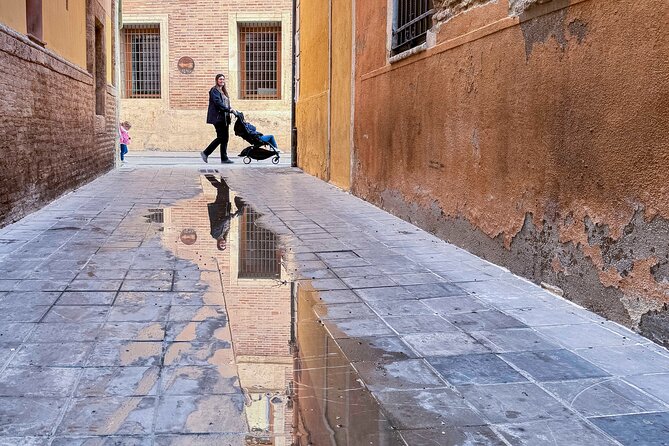 Excellent Private Photography Walking Tour & Workshop in Valencia - A private Valencia photo walk that feels like coaching, not sightseeing