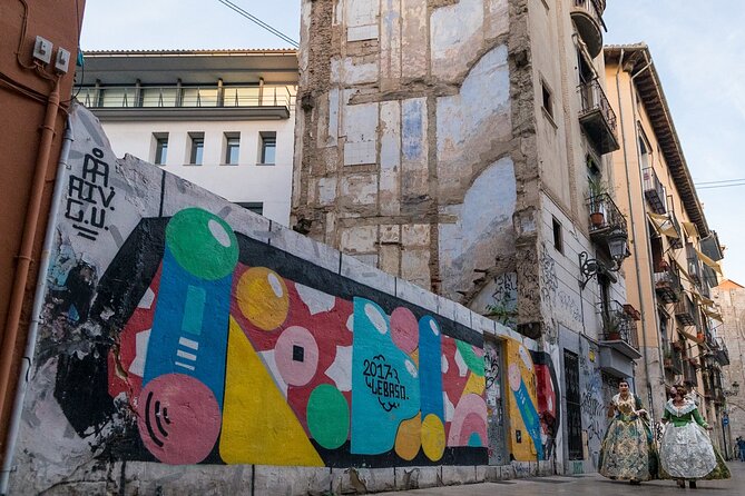 Excellent Private Photography Walking Tour & Workshop in Valencia - End your tour in Ciutat Vella at ETNO, with a drink on him