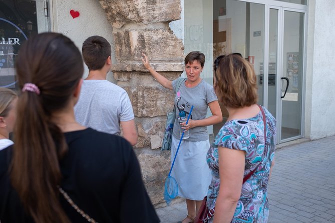 Explore Valencia with your kids: family quest through the old city - Torres de Serranos: where the dragon hunt starts