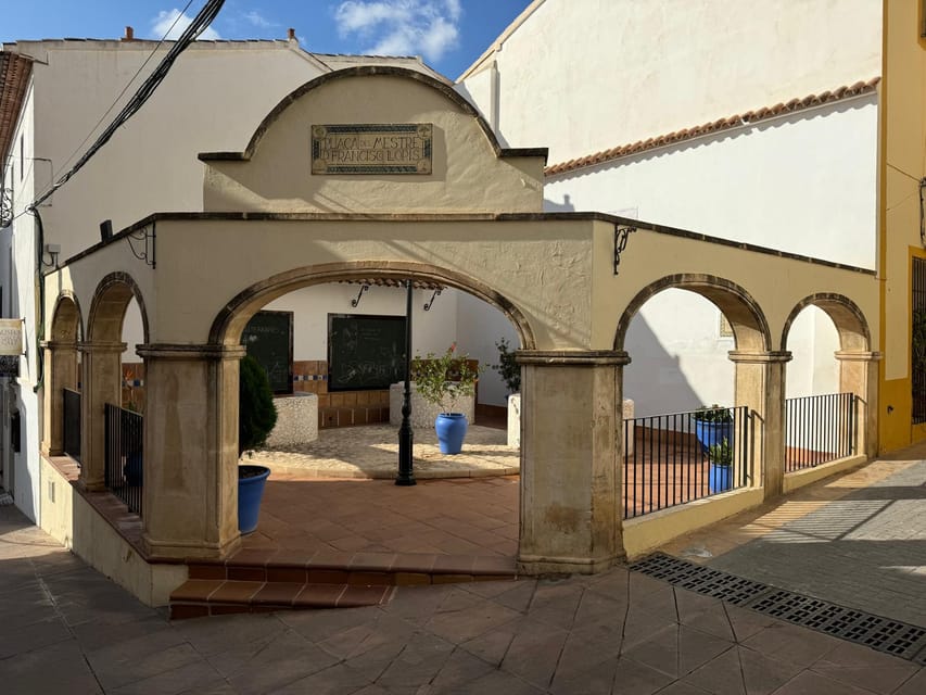 From Albir & Benidorm: Calpe Old Town and Port Day Trip - Your Best Game Plan: How to Spend 1:15 and 2 Hours