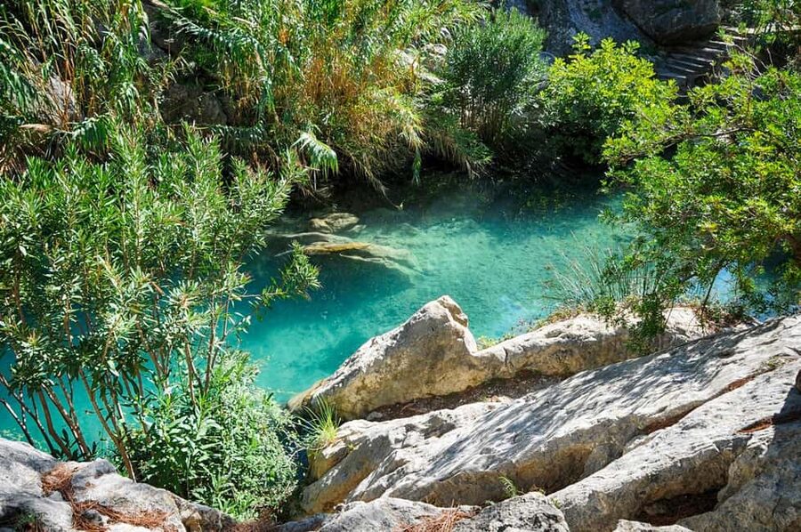 From Alicante and Benidorm: Famous Algar Fountain Tour. Private transportation - The Algar riverbed walk: your 1.5 km loop in plain language