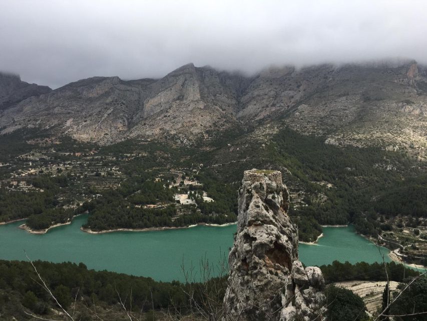 From Alicante, Benidorm to Guadalest. Gidovik - Private pickup and the calm ride out of Alicante and Benidorm