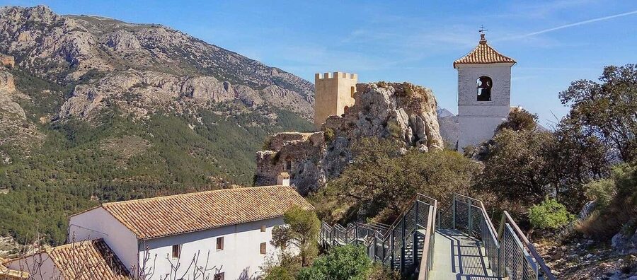 From Alicante, Benidorm: to the medieval castle of Guadalest - From Alicante to Guadalest by private car, fast and simple