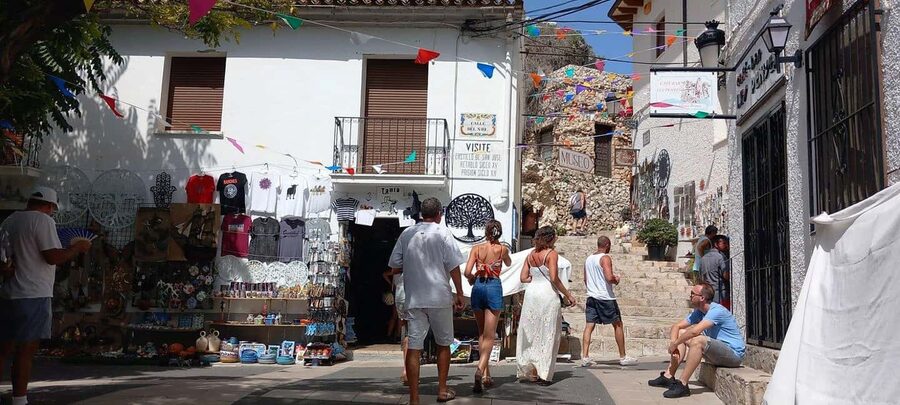 From Alicante, Benidorm: to the medieval castle of Guadalest - Price and value: what you pay for, what costs extra