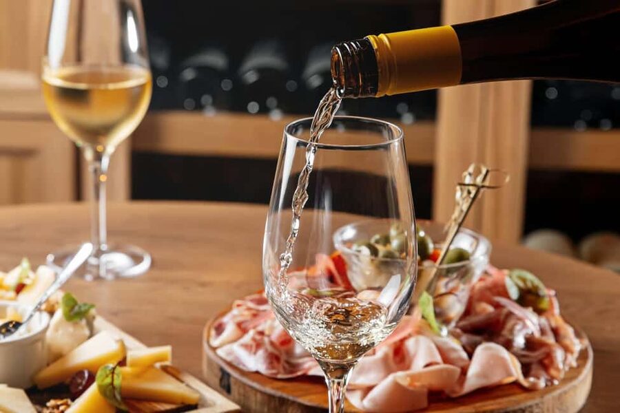 From Alicante: Premium visit to the winery. The best of our wines. - Pickup, Timing, and Group Size: Why Logistics Affect the Quality
