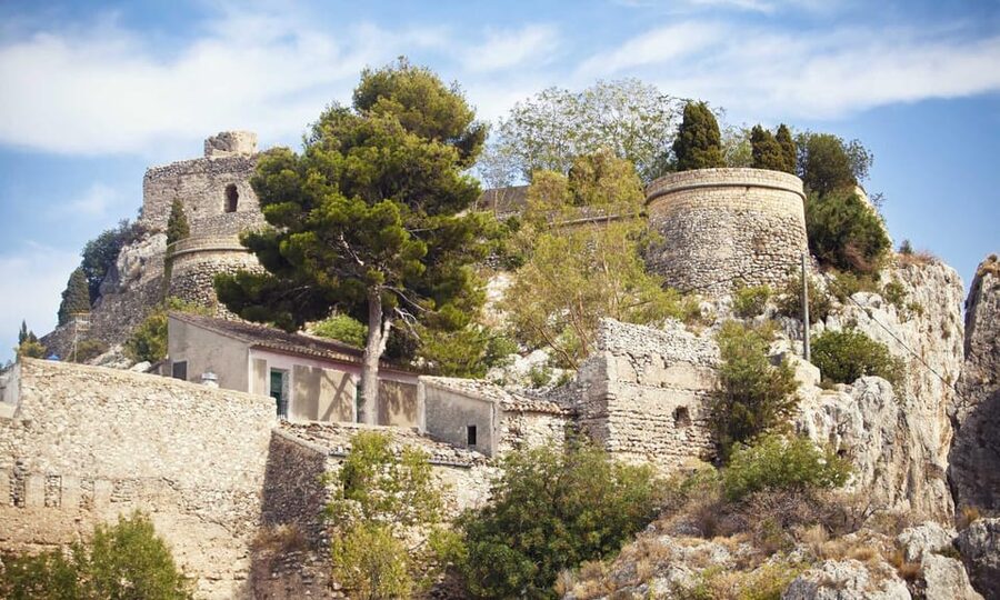 From Benidorm: Guadalest, Altea & ticket in Algar Waterfalls - Guadalest: castle views, guided history, and plenty of browsing