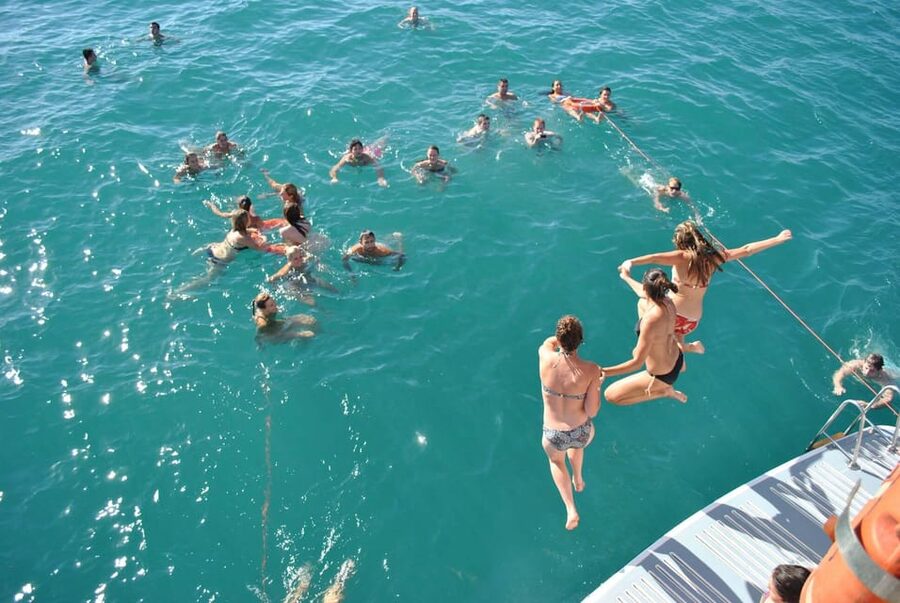 From Dénia/Jávea: Cala Blanca Boat Trip with Jet Ski & Lunch - What the 3-5 hour rhythm feels like on the day