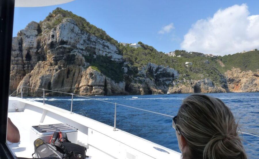 From Denia or Javea: 3 Cape Boat Excursion with Snorkeling - Onboard comfort, bar service, and what to expect from the crew setup