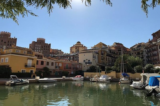 From the Old Town to the City of Arts – Small Group Bike Tour - Starting at Carrer de l’Herba 4: what to expect right away