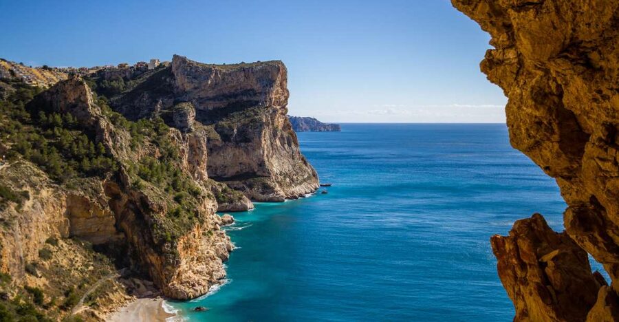 From Valencia: Cala del Moraig Hiking & Beach Trip - The Cala Llebeig hike: 6 km of sun, views, and hill work