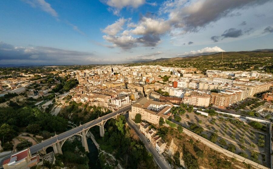 From Valencia: Guided Day Trip to Xàtiva and Anna - A practical inland day from Valencia: meeting point and pacing