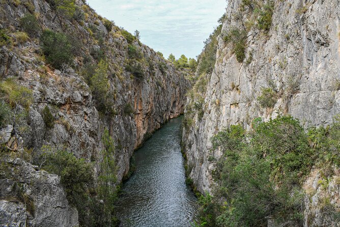 From Valencia: Hiking and Hanging Bridge Adventure in Chulilla - Castillo de Chulilla: Views, Fort Walls, and a Post-Hike Reward