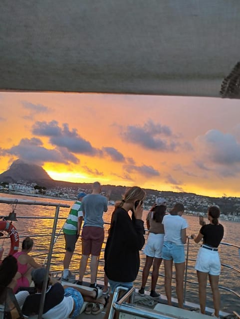 Gandia: Sunset at sea from Gandia - Agua de Valencia: your included drink and why it is the right choice