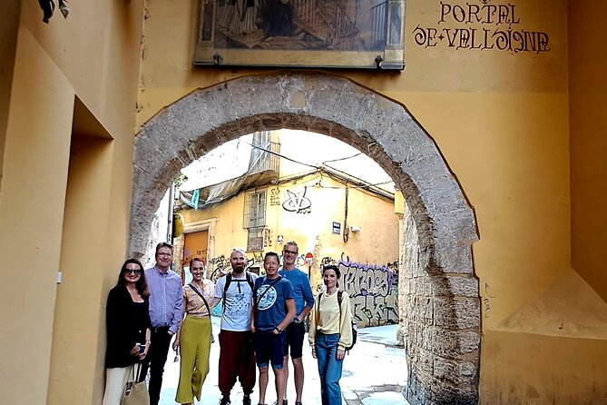 Genuine Valencian tapas tour with a pinch of History - Meeting at València-Estació del Nord, where modernism sets the mood