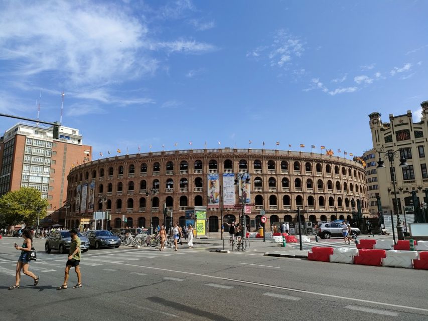Grand City Bike Tour of Valencia - The Guide, the Pace, and the Multilingual Reality Check