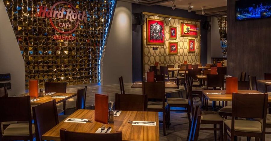 Hard Rock Cafe Valencia: Special Menus - The room, the music, and the memorabilia mood