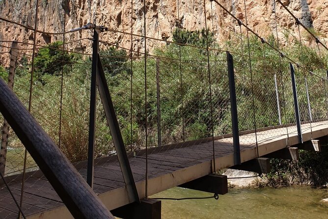 Hike Hanging Bridges and Canyon Túria - Chulilla - OFFICIAL GUIDE - Walking Turia Canyon: Changing Views and Real Outdoor Time